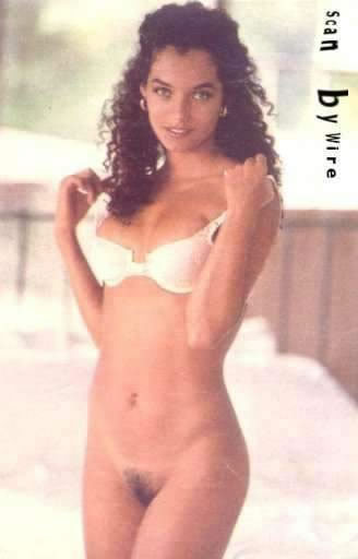 075 Revista Playboy  1993 05 Monica Carvalho14