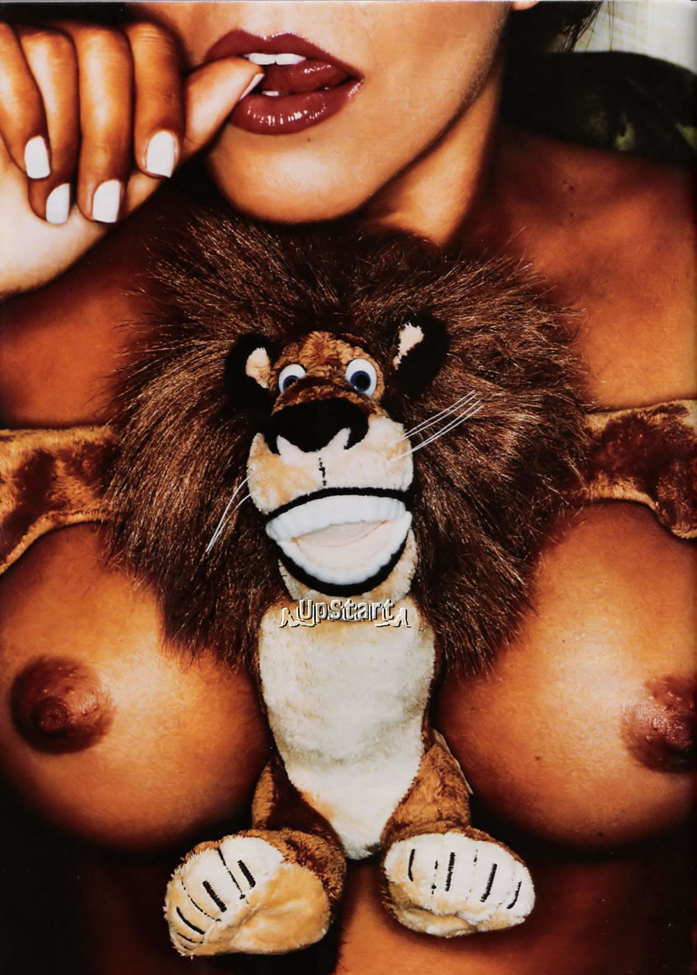 304 Revista Playboy  2006 02 Tania Oliveira Panicat 012