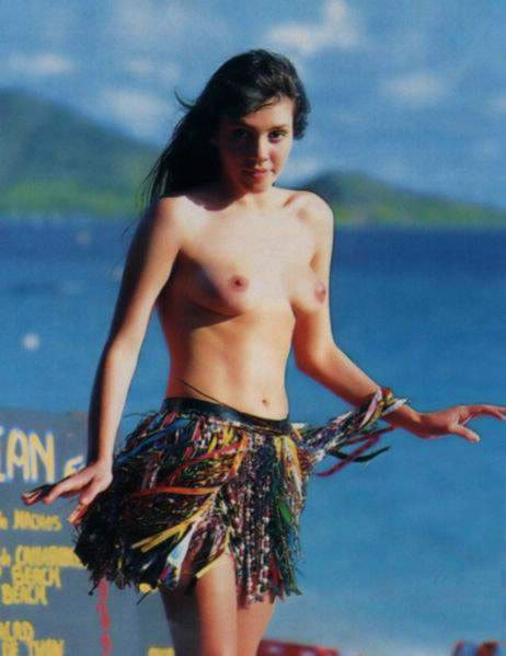 049 Revista Playboy  1994 12 Simony15