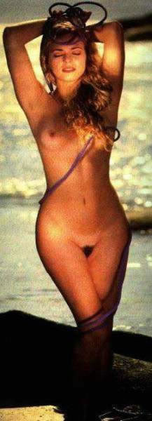 051 Revista Playboy  1996 02 Ana Elize09