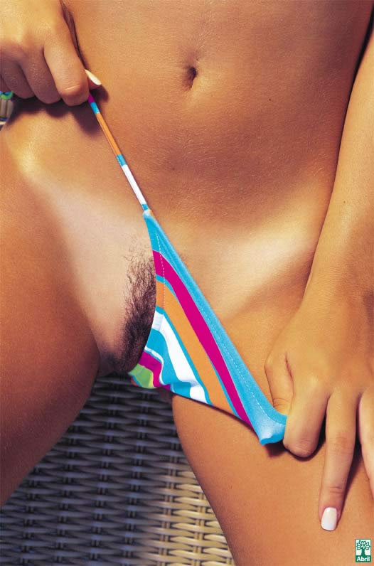 072 Revista Playboy  2004 04 Livia LemosLivia Lemos 12