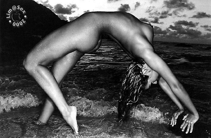 Revista Playboy  2001 01 Luize AltenhofenLuize Altenhofen 27
