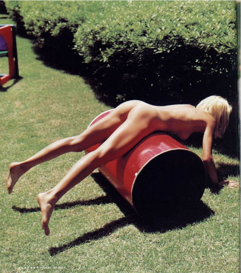 138 Revista Playboy  2001 02 Vanessa MengaVanessa Menga 14