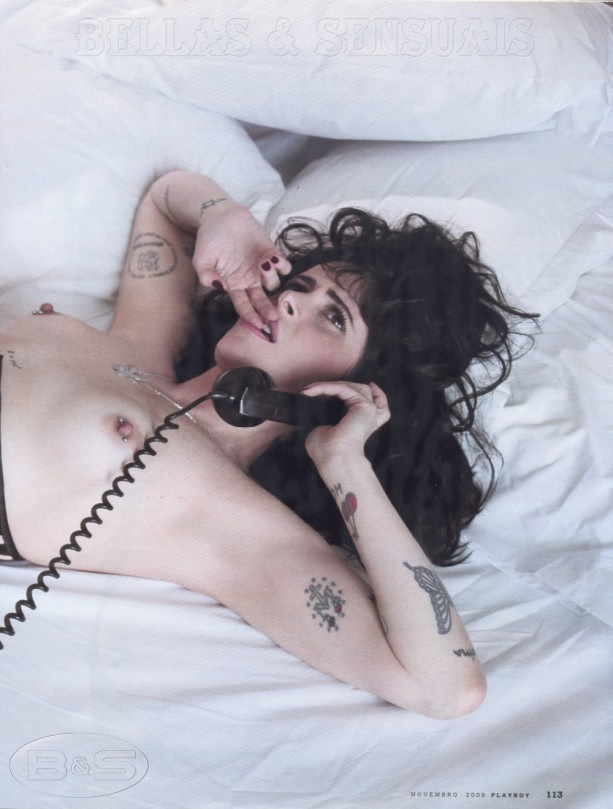 341 Revista Playboy  2009 11 Fernanda Young028