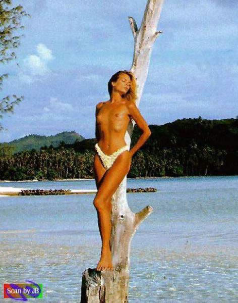 142 Revista Playboy  1995 03 Alexia Dechamps05