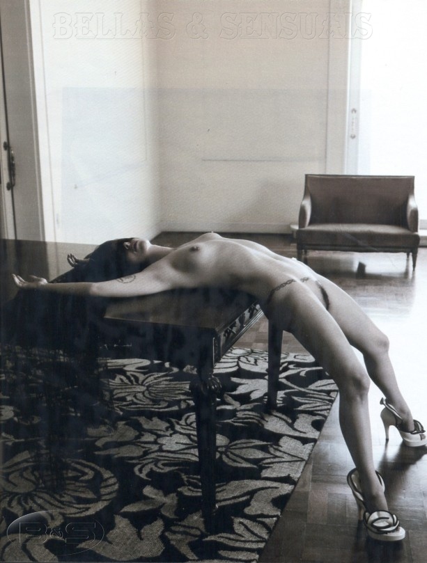 585 Revista Playboy  2009 11 Fernanda Young007