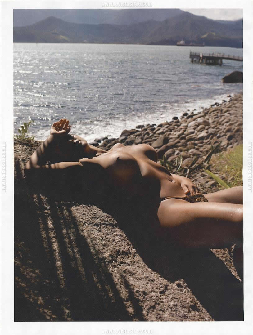 495 Revista Playboy  2012 09 Especial Karine CamargoPBBRSE 14