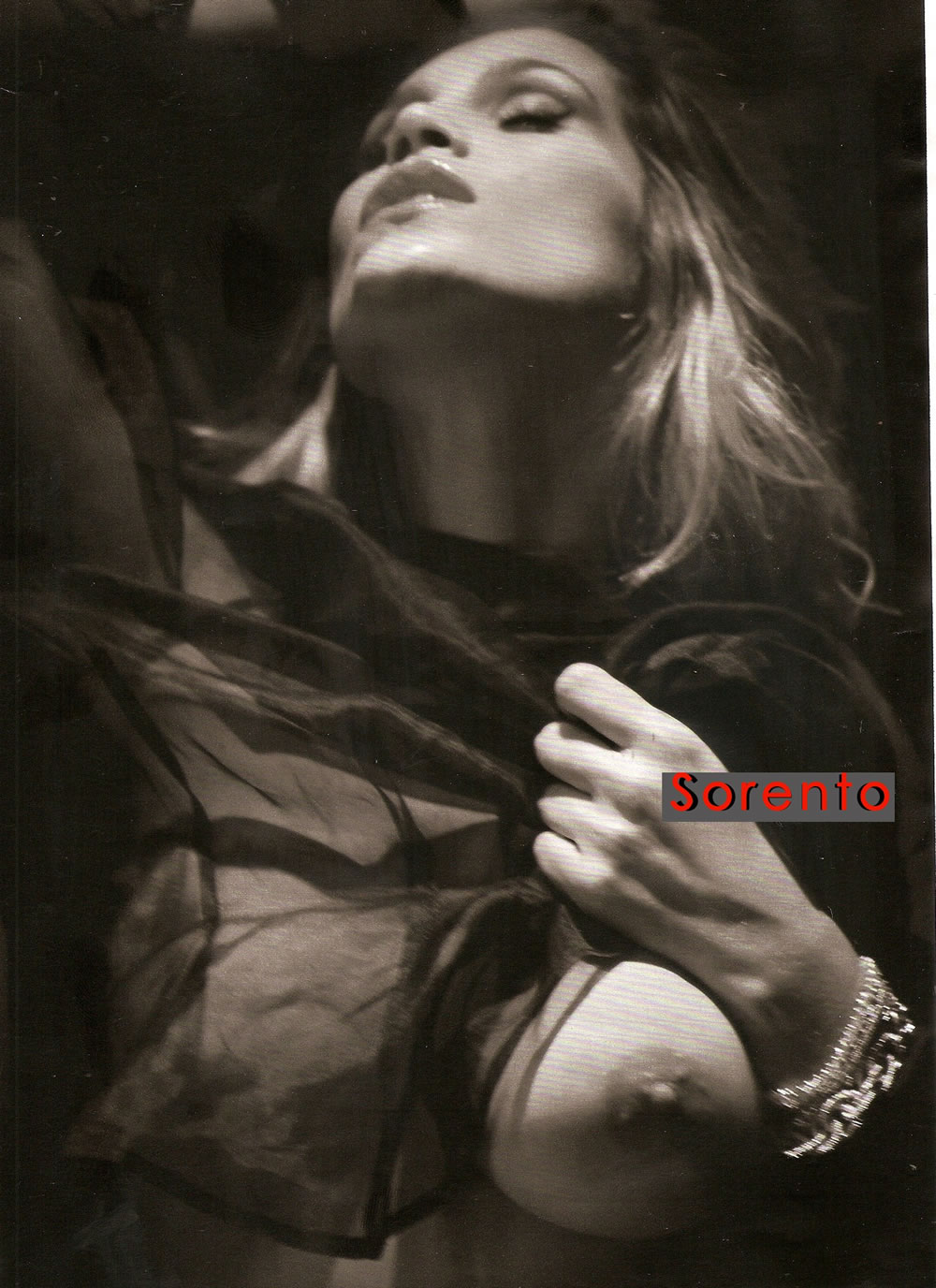 778 Revista Playboy  2009 12 Flavia Alessandra002